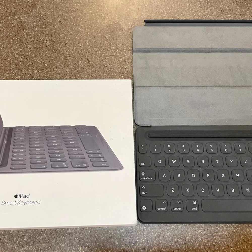 Apple Smart Keyboard Model A1829